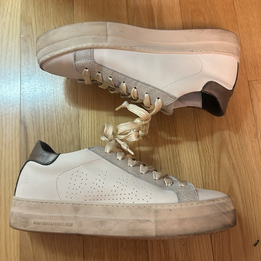 Classic Women's White Leather Sneakers with Metallic Accent - Picture 10 of 15